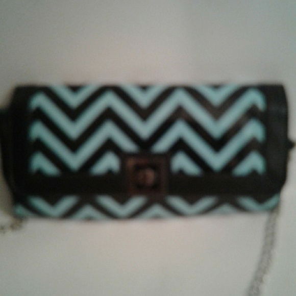 Baby Blue Blk Zig Zag Amd Purse. - Picture 3 of 5